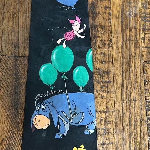 VTG Disney Winnie The Pooh Tie with Eeyore, Piglet and Tigger - Picture 4 of 7